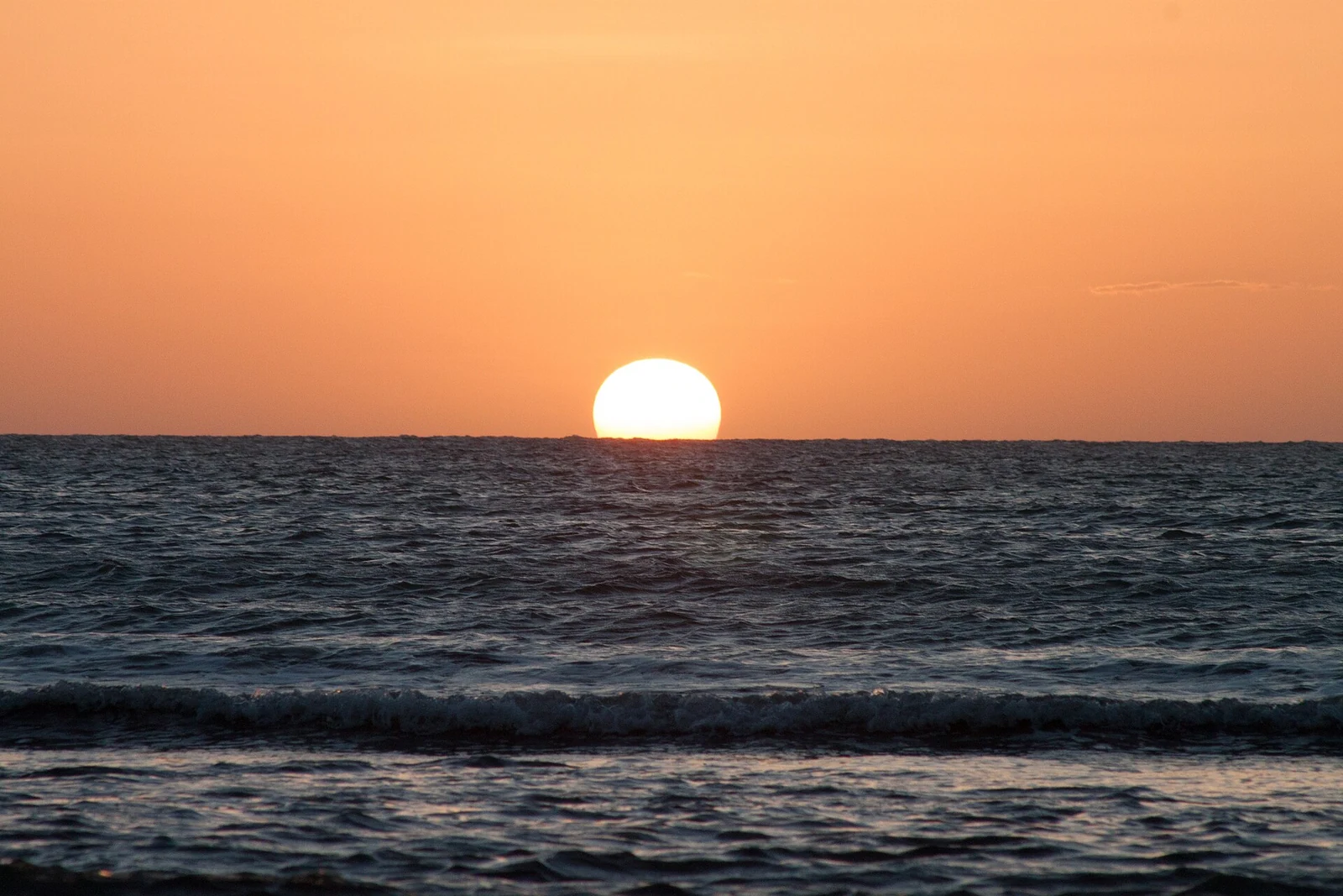 Atardecer sobre el mar en Jericoacoara